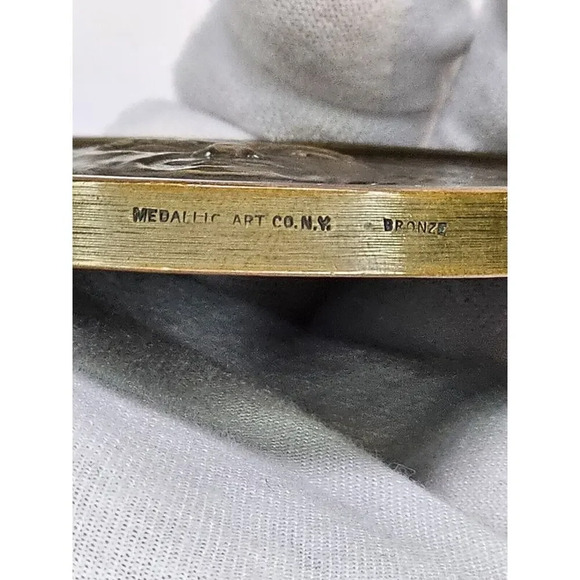 1912-1937 Commercial Credit Co Founder 25th Anniversary Bronze Coin/Medallion - Picture 4 of 10